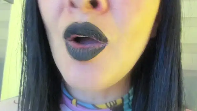 Chat +18 de queen_fetish ao vivo