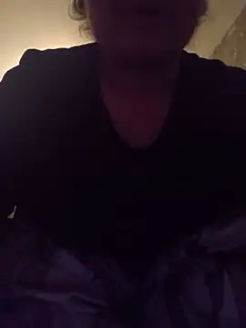 Curvy_Girl588 élő XXX-chatje