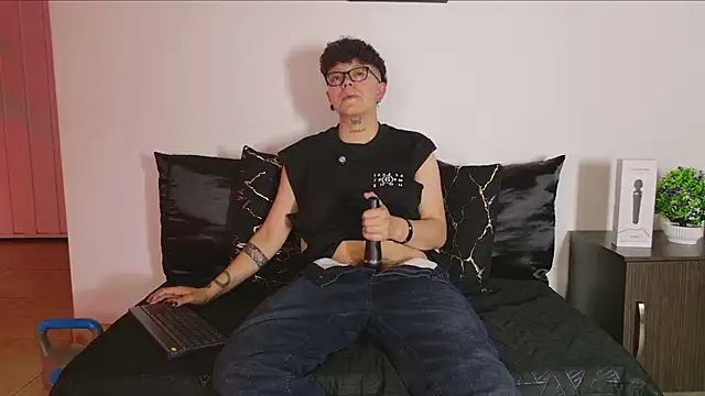 צ'אט XXX בשידור חי של alex_noa