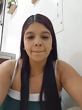 Layla-daring Chat XXX live