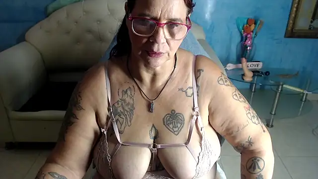 LauraRiley1's Live XXX Chat
