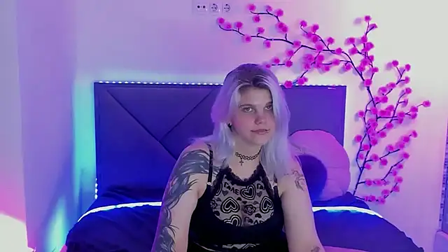JoannLowe's Live XXX Chat