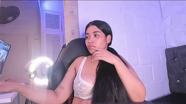 hotties_juls_dl Chat XXX in diretta