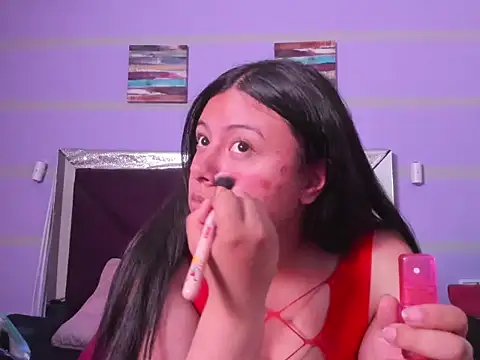 SarahThomsonn – Naživo XXX chat