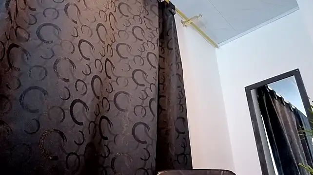 Chat +18 de Noha-Wolf ao vivo