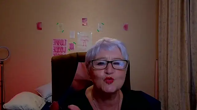 Sandra_Snowflake's Live XXX Chat