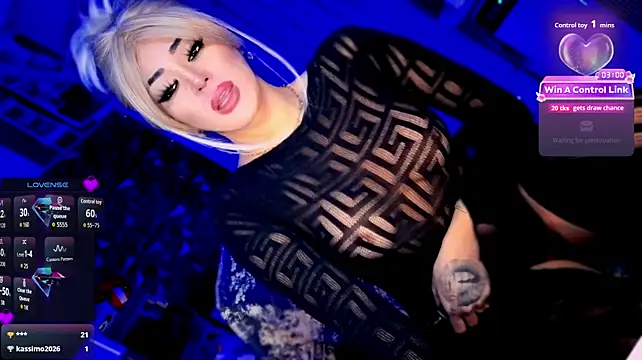 KYLIE_SHEMALE Adlı Modelin Canlı XXX Sohbeti