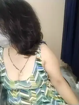 RICHA_BHABHI23 Adlı Modelin Canlı XXX Sohbeti