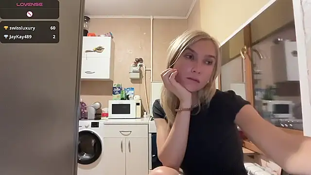 AngelJeni élő XXX-chatje