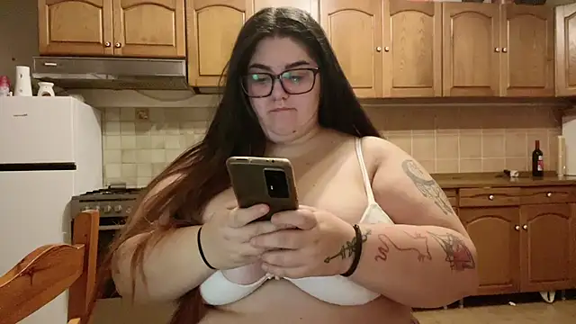 Chat +18 de Alle_Alexys ao vivo