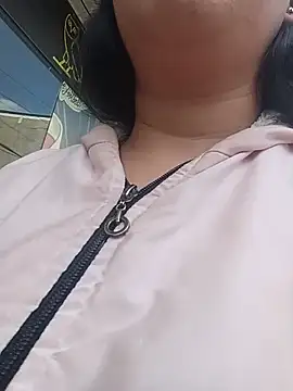 Chat +18 de LIZETH_09 ao vivo