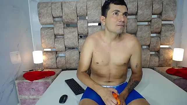 XXX chat uživo modela LunaySebastian