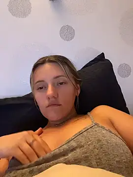 kelyaah Show in webcam