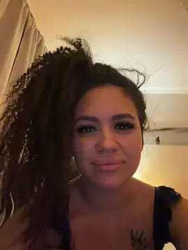 JustLora Chat XXX live