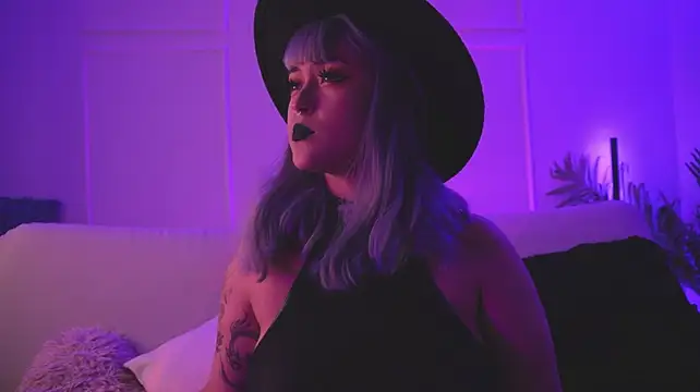 Chat +18 de Gloomydoll ao vivo