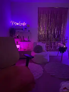 Miss_Lucifer6's Live XXX Chat