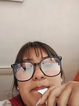 Živý XXX chat Emily-7