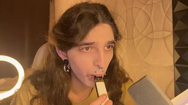 Kriisp Chat XXX live