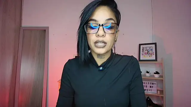 دردشة luci_fer_devil الجنسية المباشرة