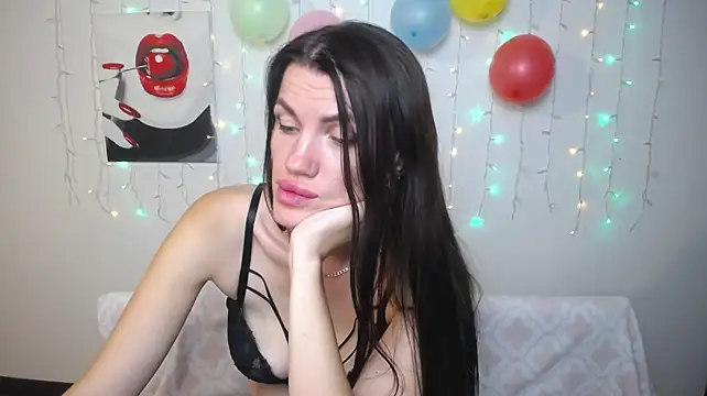 MilaLoona's Live XXX Chat