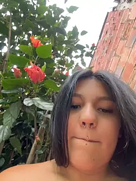 Chat XXX en directo de Emily_Gomezz