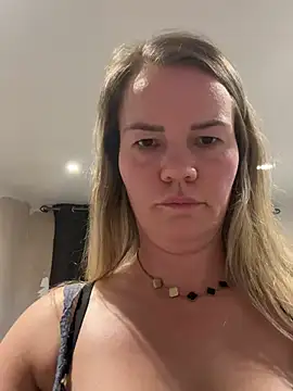 Cutebrowneyes_ Live XXX Chat