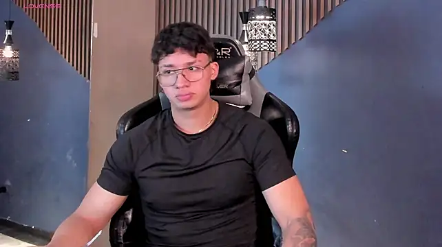 Chat +18 de Axxel_Muscle ao vivo