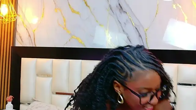 TiinaRouse Live XXX-Chat