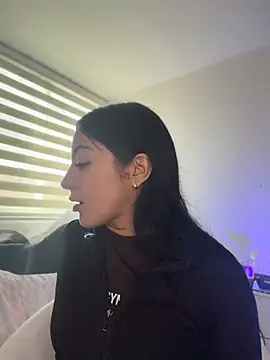 keilelewis Adlı Modelin Canlı XXX Sohbeti