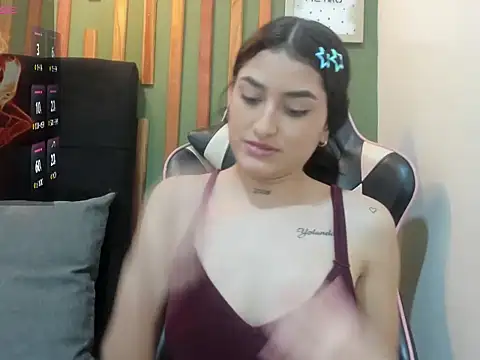 Alejandra_18x: онлайн-секс-чат
