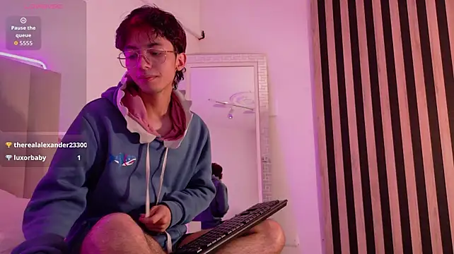 Twink_Sebas7 élő XXX-chatje