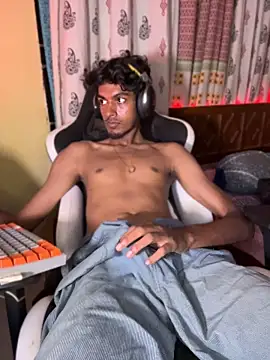 XXX chat uživo modela GunSlay