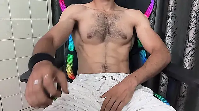 PouringLust Live XXX Chat