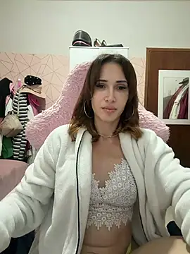 Irresistible37's Live XXX Chat