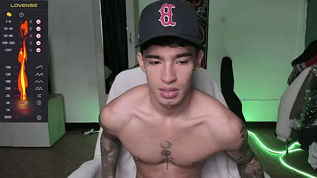 Damon__333 Live XXX-chat