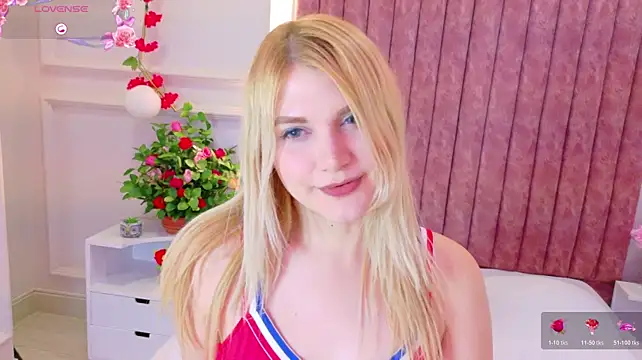Crystal-Woods Live XXX-Chat