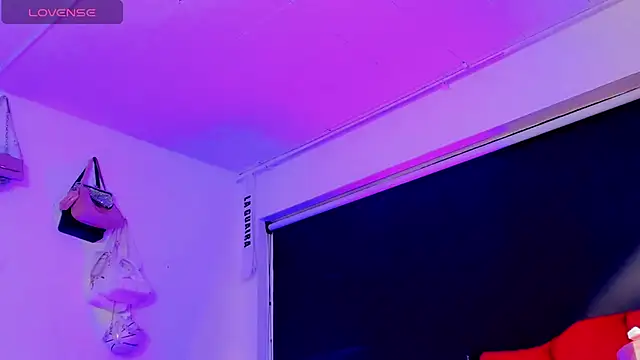 Webkamerová show naomy__xx