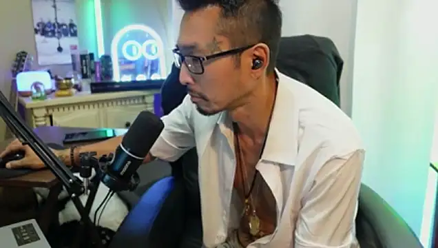 Ghost11_11's Live XXX Chat
