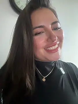 sukhakunis1 Adlı Modelin Canlı XXX Sohbeti