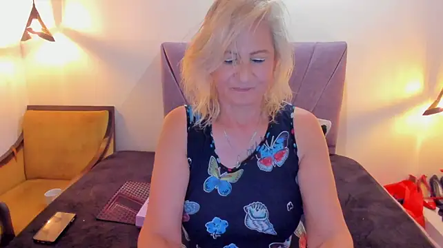 ScarletHoot_'s Webcam Show