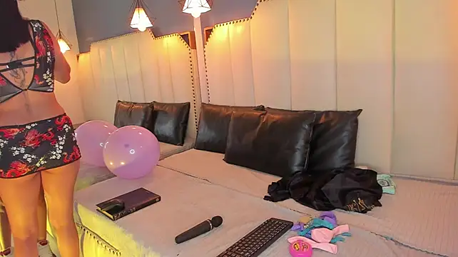 MiaKarssonn Live XXX chat