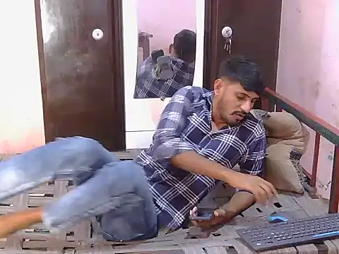HotXKrish Adlı Modelin Canlı XXX Sohbeti