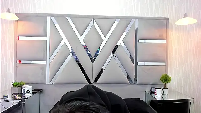 MikeHunteer Live XXX Chat