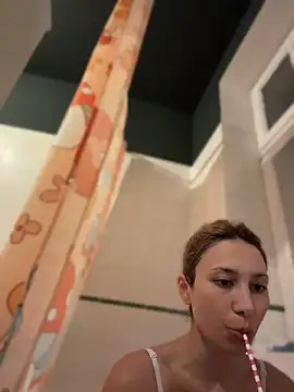 suyneslii's Live XXX Chat