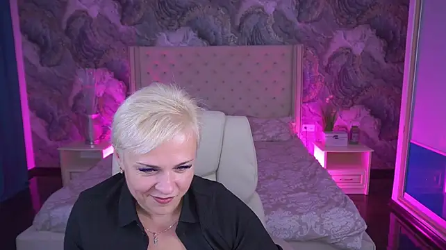 Chat XXX en directo de CrystalVibe