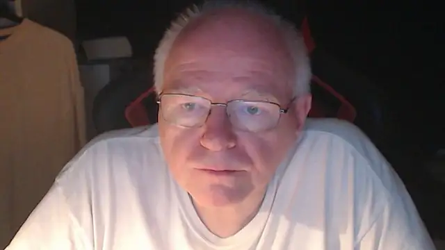 lonely_peter Show in webcam