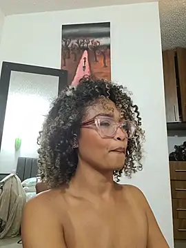 BiiancaEstradaa Adlı Modelin Canlı XXX Sohbeti