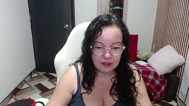 Sonialorens_ Chat XXX in diretta