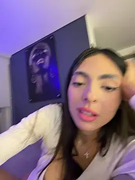 ZaraLuuvn Live XXX chat
