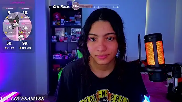 צ'אט XXX בשידור חי של Lovelyamyy